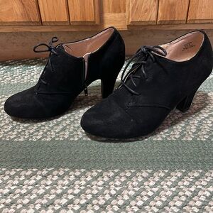 Journee Collection Women’s Leona Zip Booties